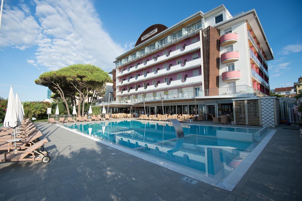 Hotel Cesare Augustus Лидо-ди-Езоло Экстерьер фото